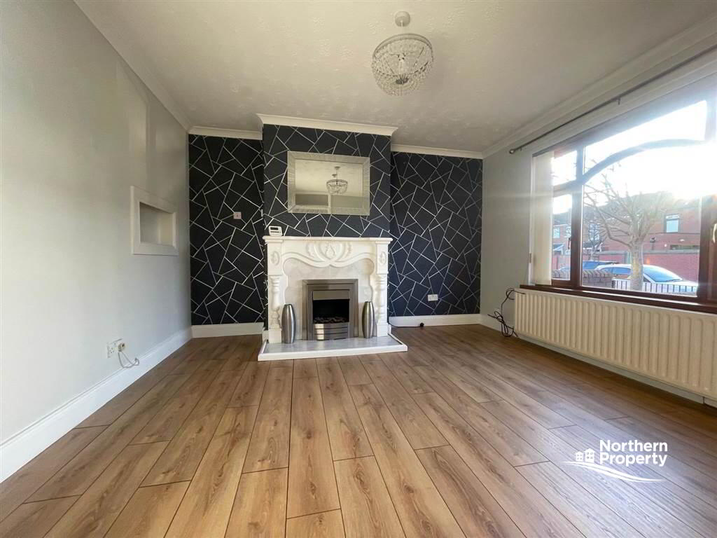 Photo 2 of 4 Mountpottinger Road, Belfast