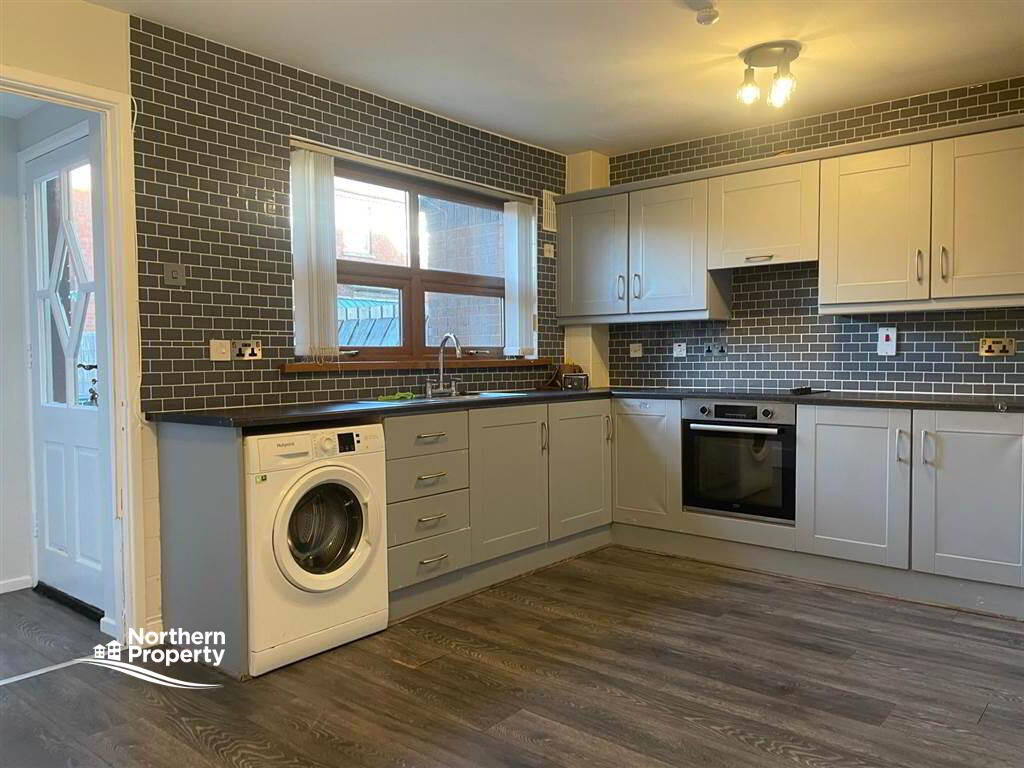 Photo 3 of 4 Mountpottinger Road, Belfast