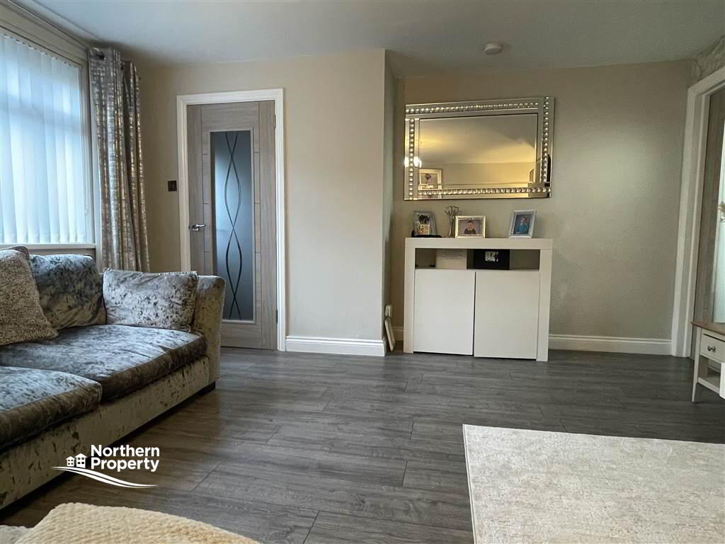 Photo 8 of 186 Lenadoon Avenue, Belfast