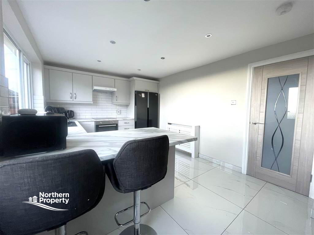 Photo 10 of 186 Lenadoon Avenue, Belfast