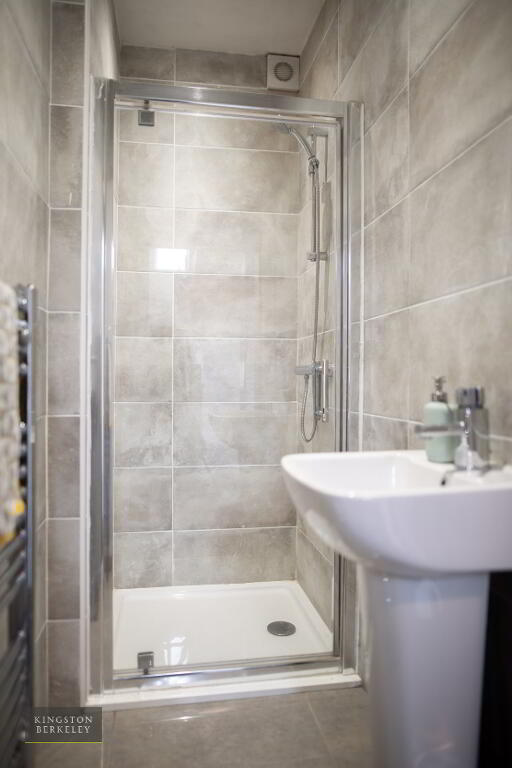 Photo 13 of Optional 3 Or 4 Bed HMO, Donegall Avenue, Belfast