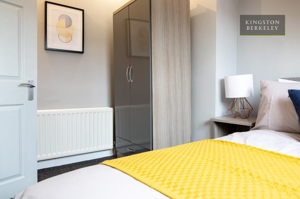 Photo 17 of Optional 3 Or 4 Bed HMO, Donegall Avenue, Belfast