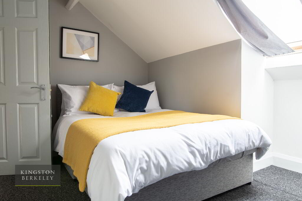 Photo 18 of Optional 3 Or 4 Bed HMO, Donegall Avenue, Belfast