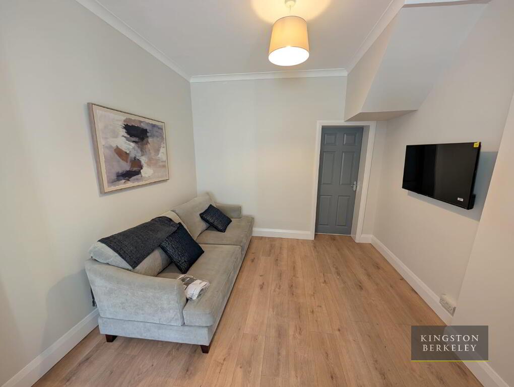 Photo 3 of Optional 3 Or 4 Bed HMO, Donegall Avenue, Belfast