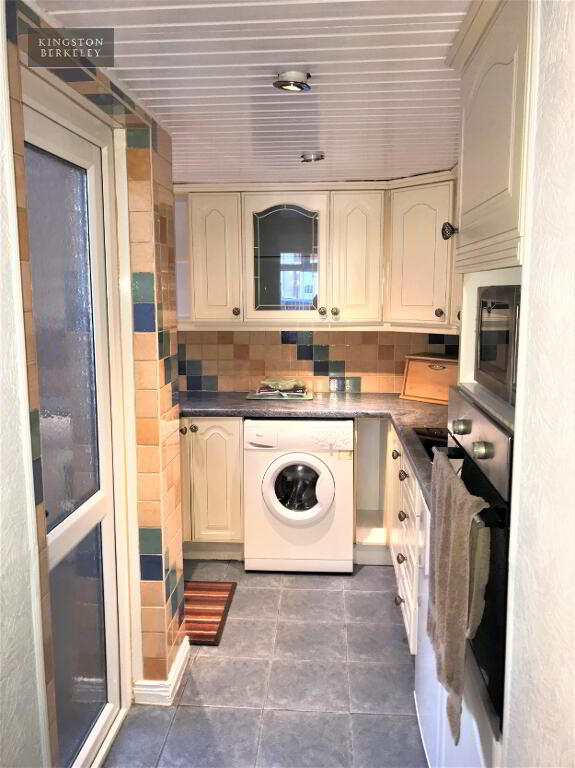 Photo 4 of 32 Empire Parade, Belfast