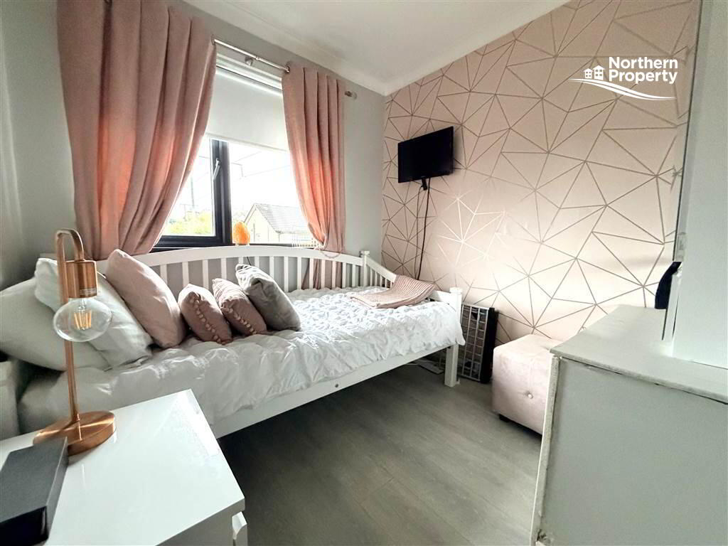 Photo 10 of 198 Lagmore Meadows, Belfast