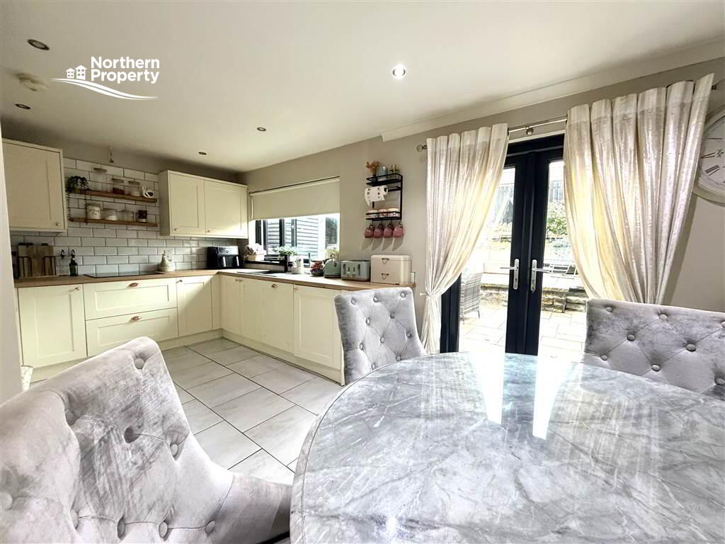 Photo 4 of 198 Lagmore Meadows, Belfast