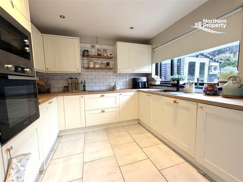 Photo 5 of 198 Lagmore Meadows, Belfast