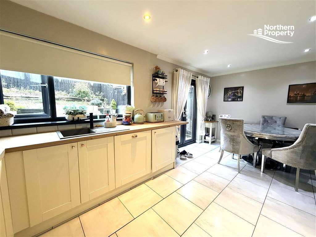 Photo 6 of 198 Lagmore Meadows, Belfast