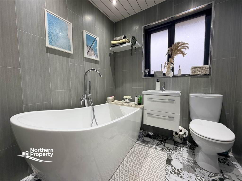 Photo 14 of 198 Lagmore Meadows, Belfast