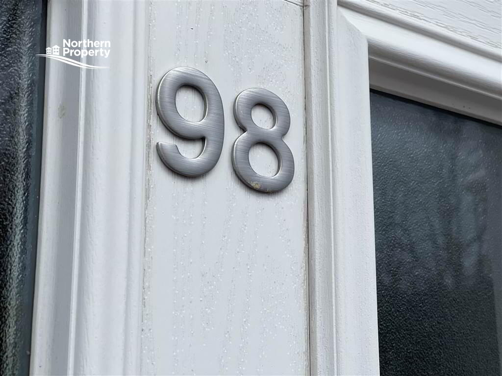 Photo 3 of 98 Mountpottinger Road, Belfast