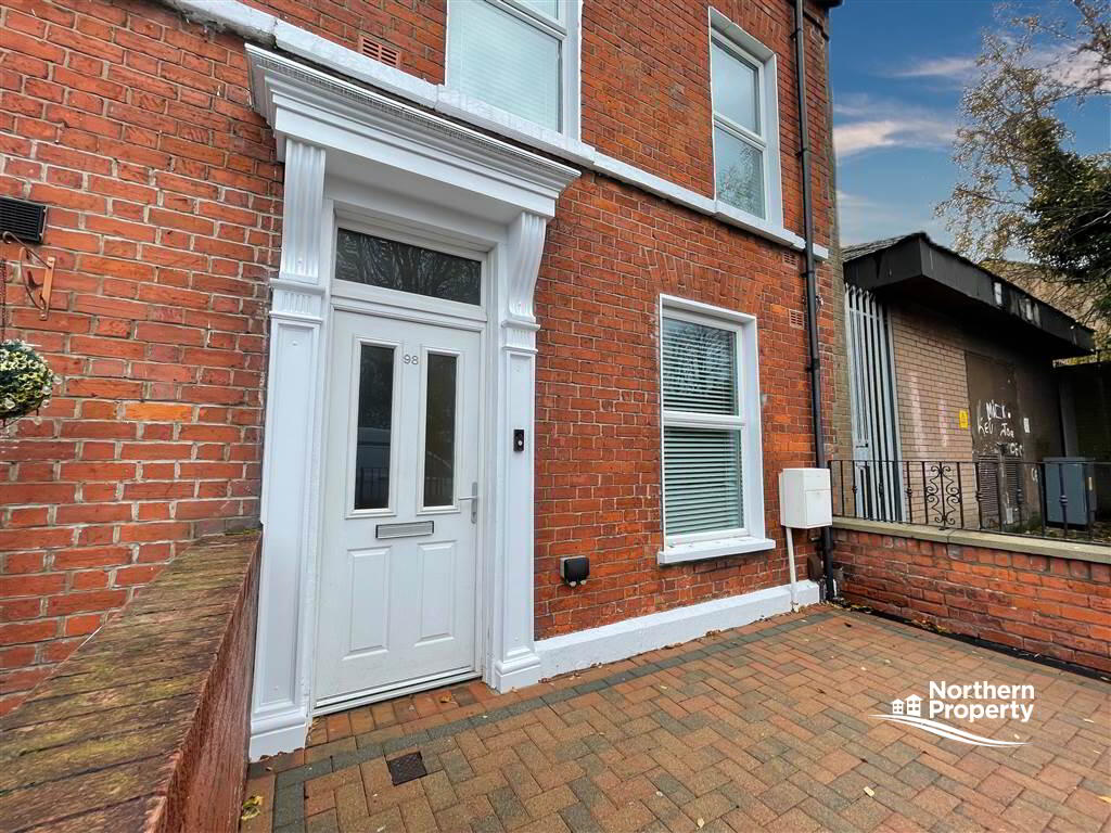 Photo 2 of 98 Mountpottinger Road, Belfast