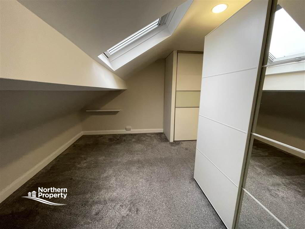 Photo 21 of 98 Mountpottinger Road, Belfast