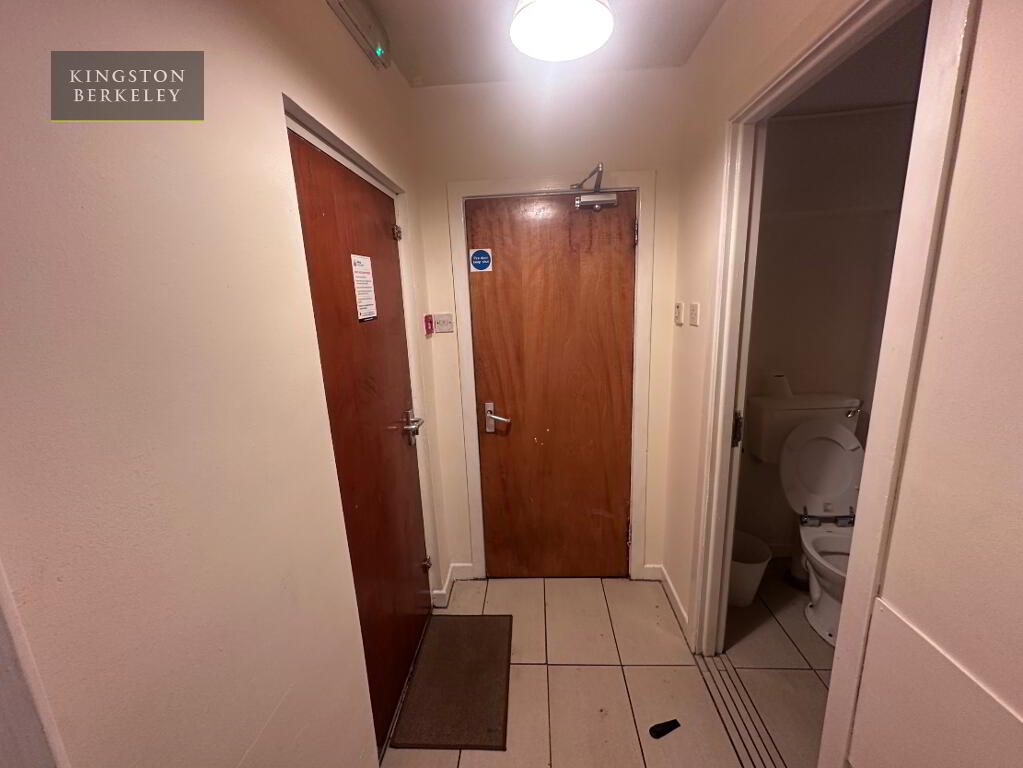 Photo 5 of (hmo Registered), 61 Dunluce Avenue, Lisburn Road, Belfast South, Belfast
