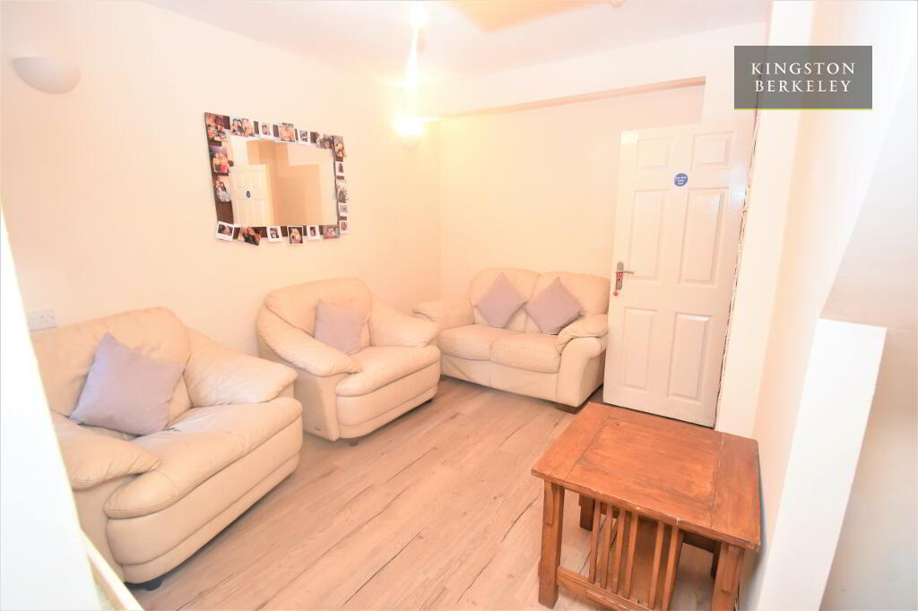 Photo 6 of (hmo Registered), 70 Palestine Street, Holylands, Queens Quarter, Belfast