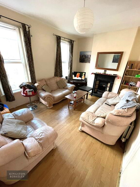 Photo 7 of 2 (hmo Registered), 95 Rugby Avenue, Queens Quarter, Belfast