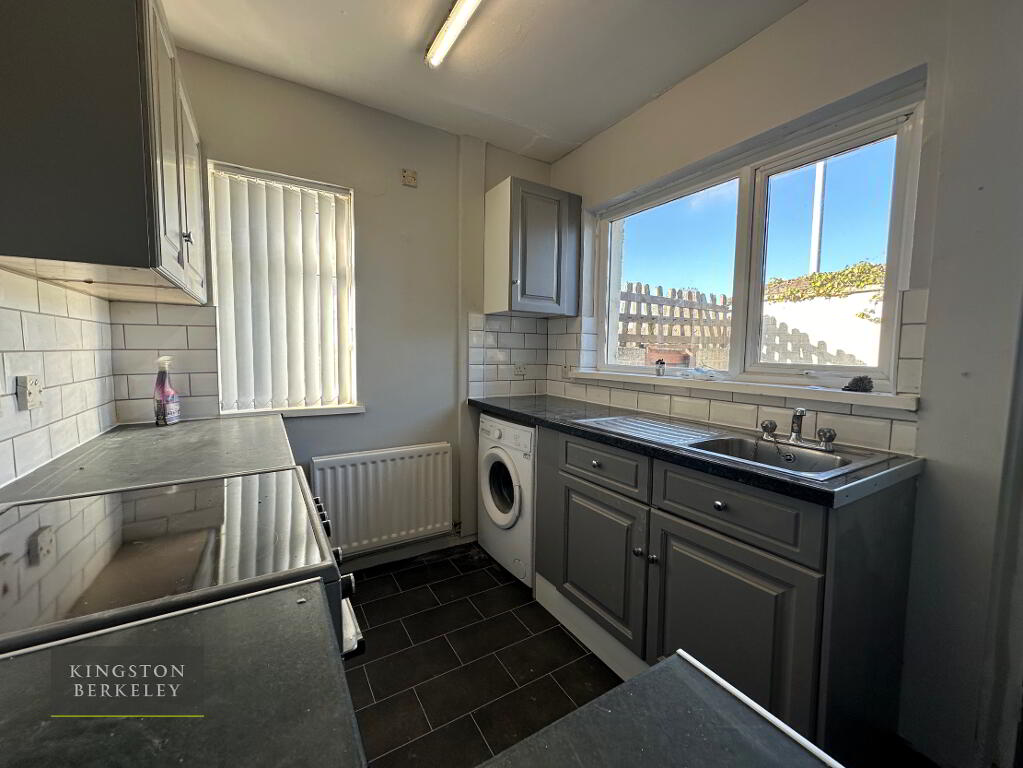 Photo 5 of (hmo Registered), 176 Dunluce Avenue, Belfast