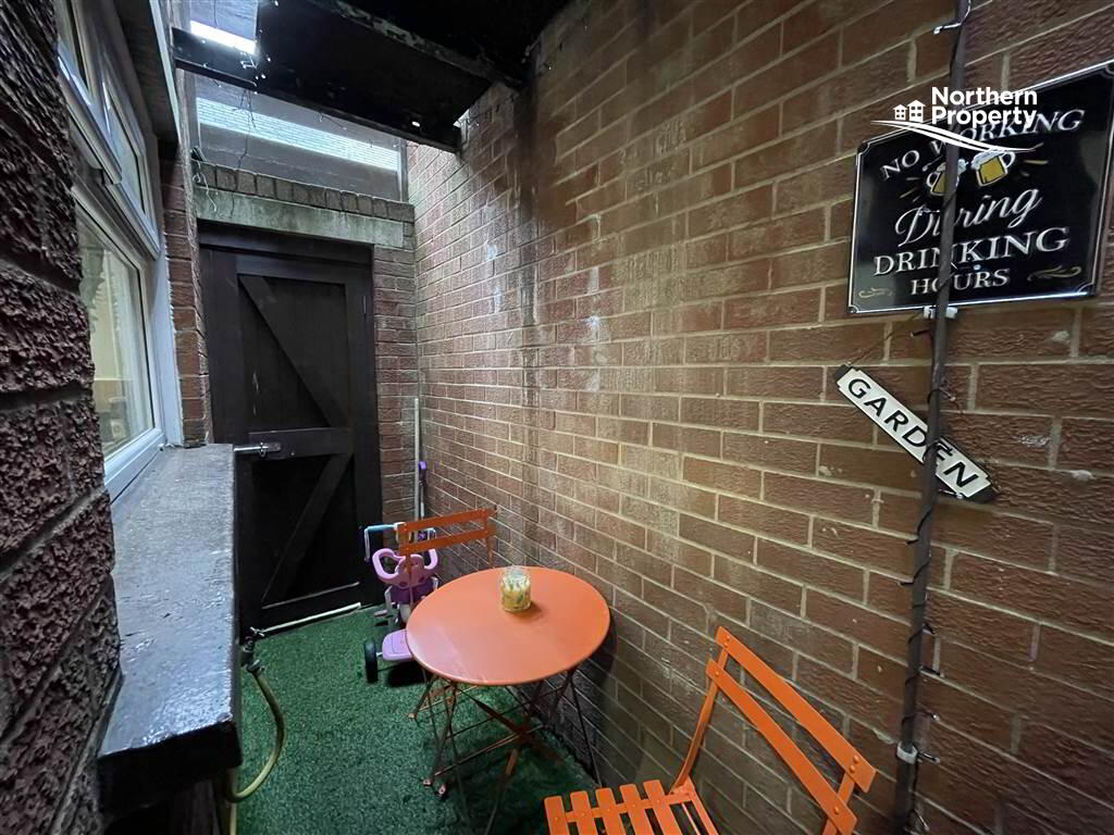 Photo 20 of 11 Beechmount Street, Belfast