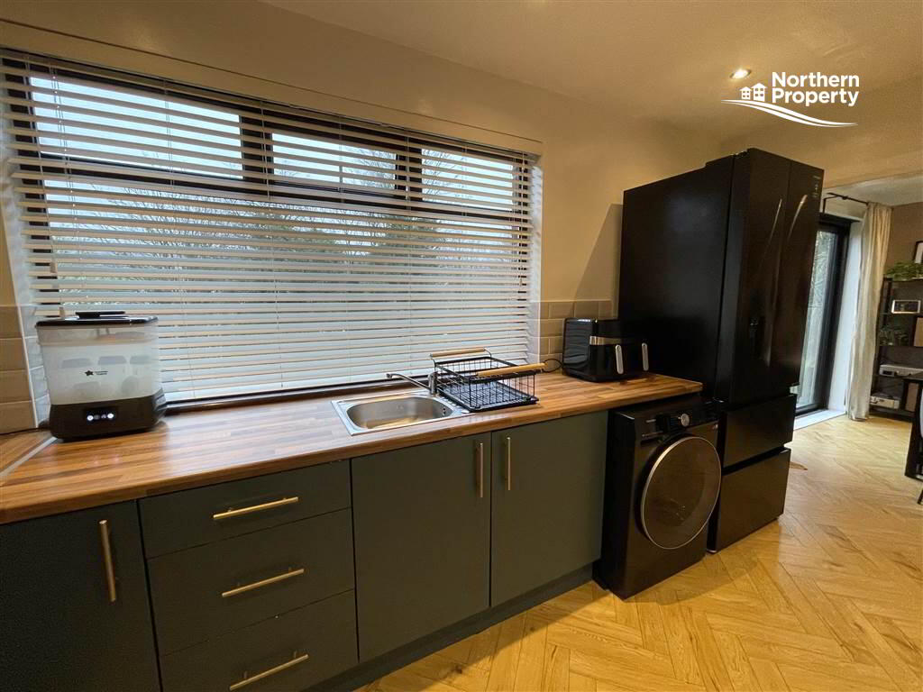 Photo 10 of 23 Abbeydale Crescent, Belfast