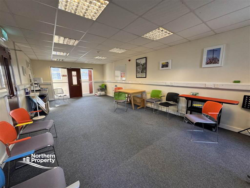 Photo 7 of 196 Duncairn Gardens, Belfast