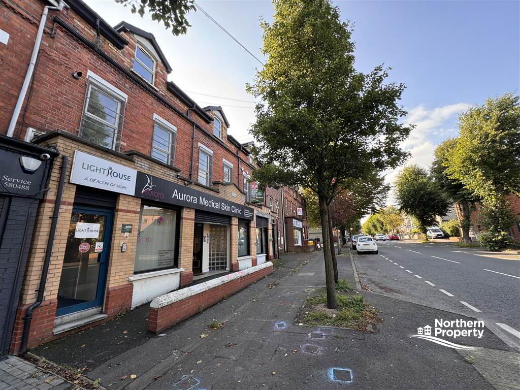 Photo 2 of 196 Duncairn Gardens, Belfast
