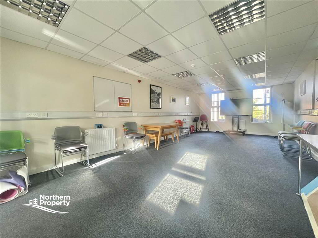 Photo 12 of 196 Duncairn Gardens, Belfast