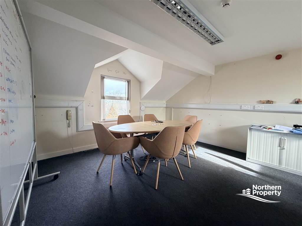 Photo 9 of 196 Duncairn Gardens, Belfast