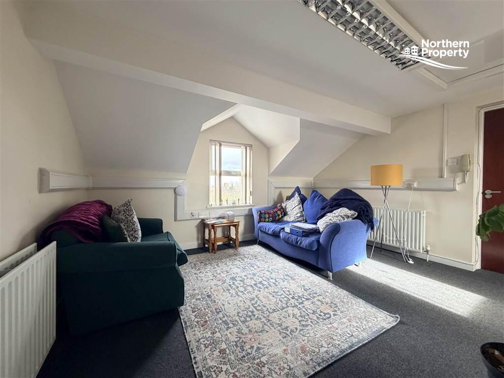 Photo 5 of 196 Duncairn Gardens, Belfast