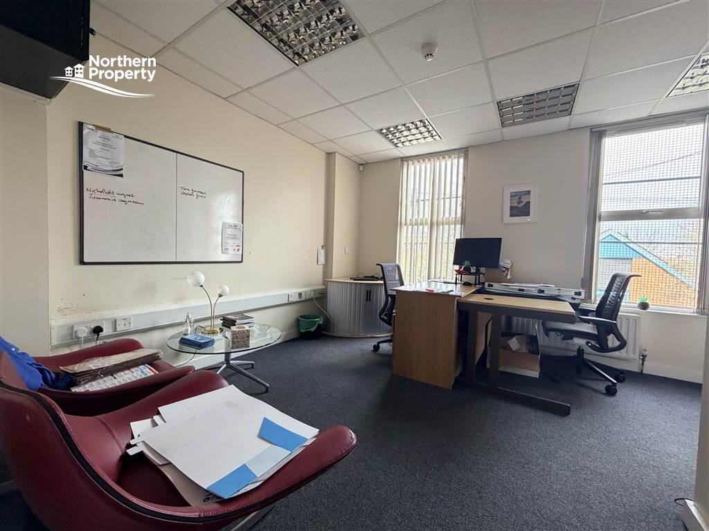 Photo 2 of 196 Duncairn Gardens, Belfast