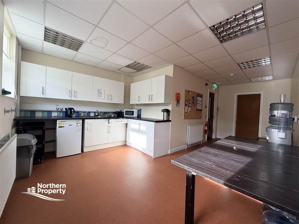 Photo 4 of 196 Duncairn Gardens, Belfast