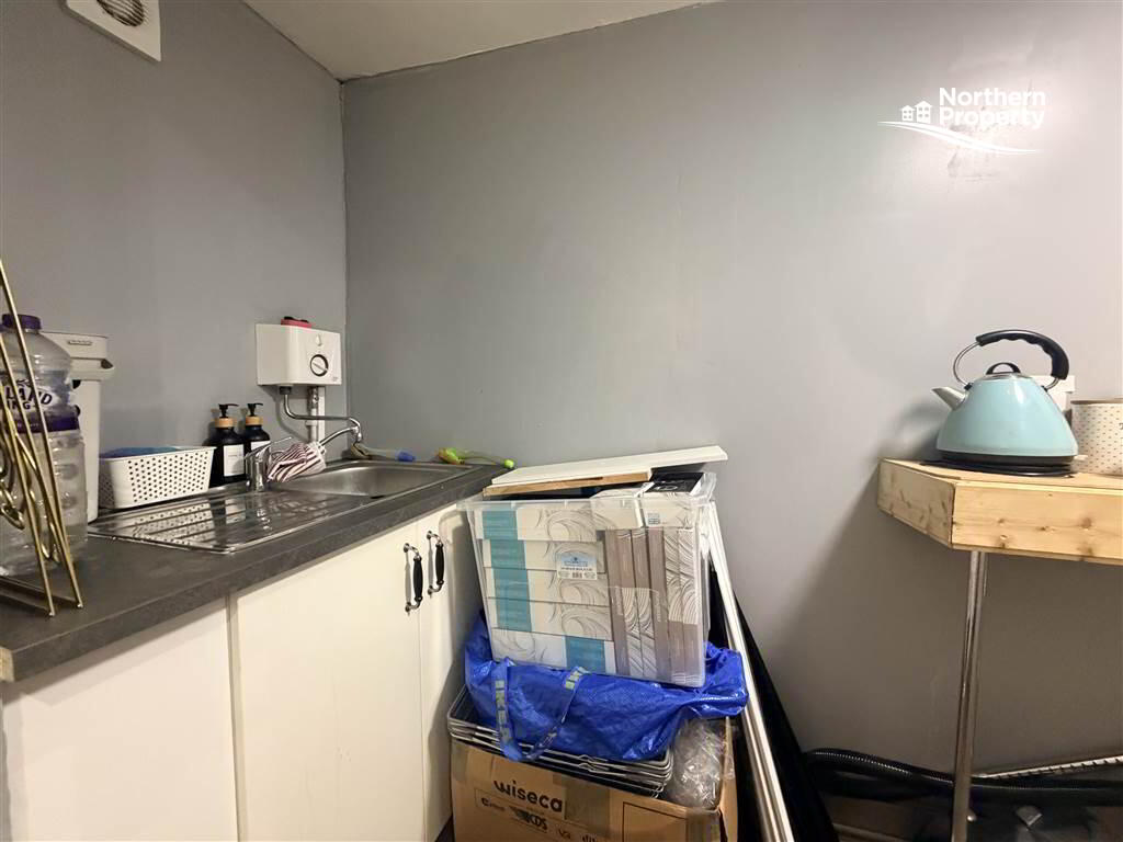 Photo 14 of 83 Falls Road, Belfast