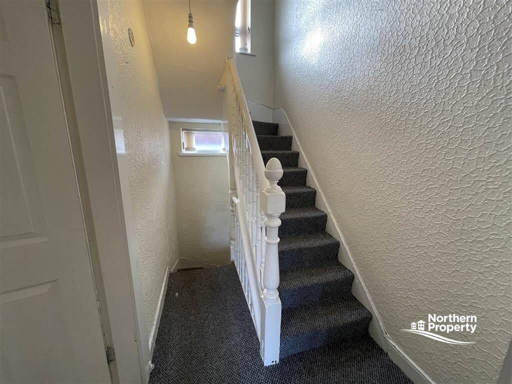 Photo 10 of 4 Beechmount Avenue, Belfast