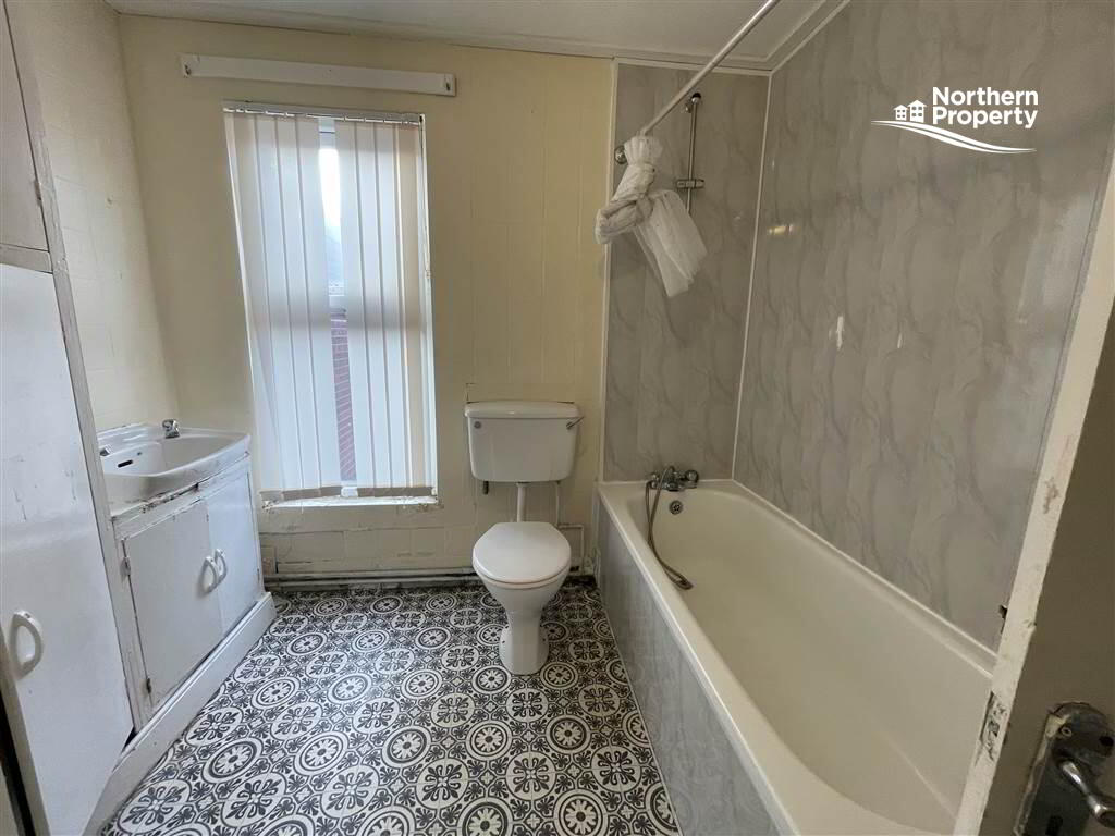 Photo 14 of 4 Beechmount Avenue, Belfast