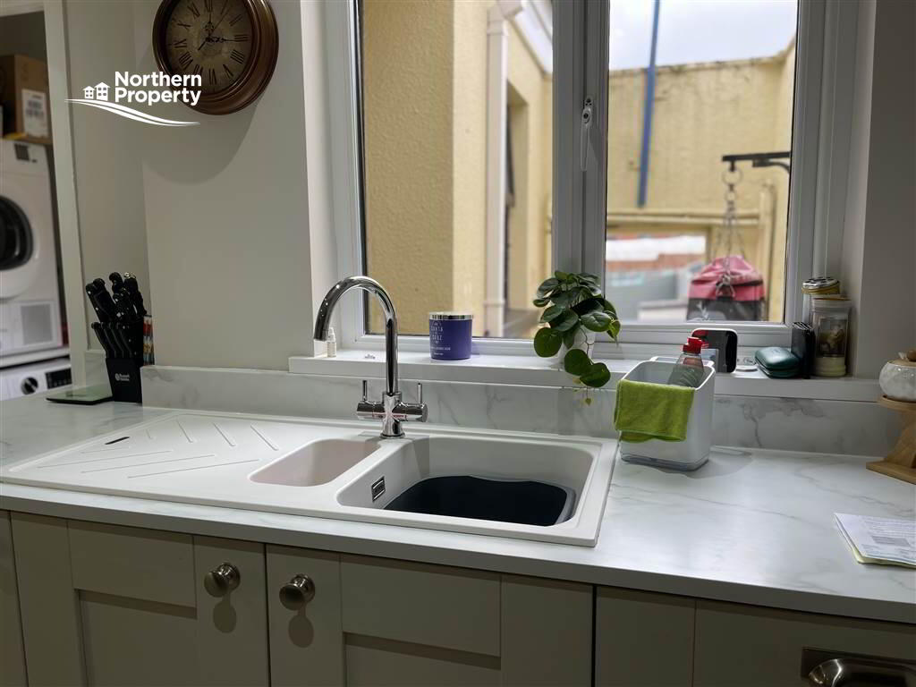 Photo 11 of 6 Iris Drive, Belfast