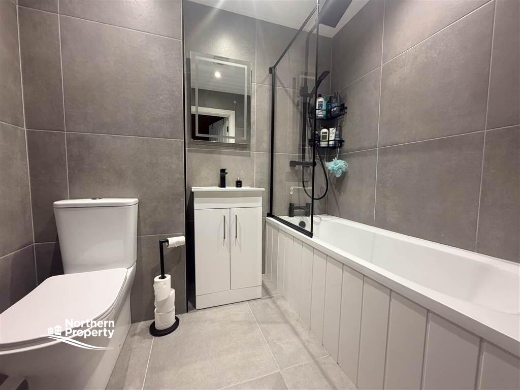 Photo 5 of 33 Stewart Street, Belfast