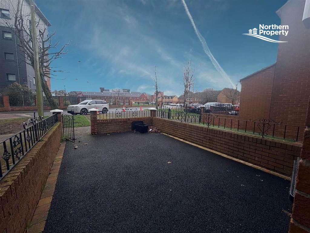 Photo 2 of 33 Stewart Street, Belfast