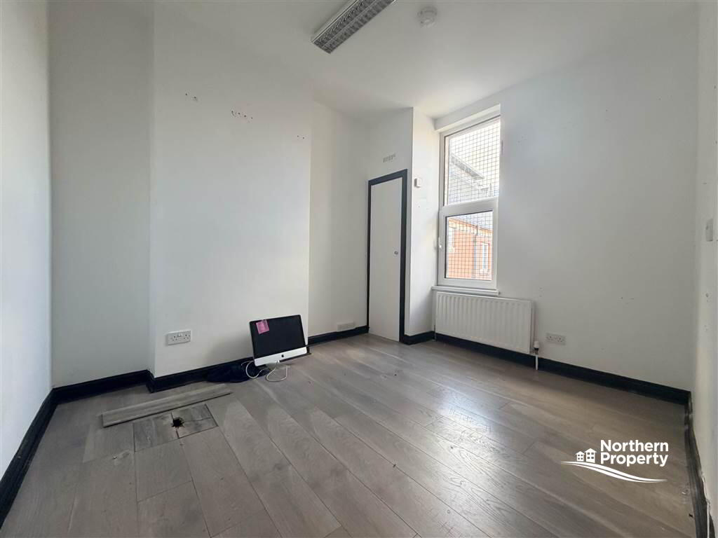 Photo 3 of 131a Falls Road, Belfast