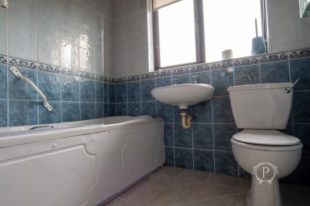 Photo 11 of 4 Dalton Road, Armagh