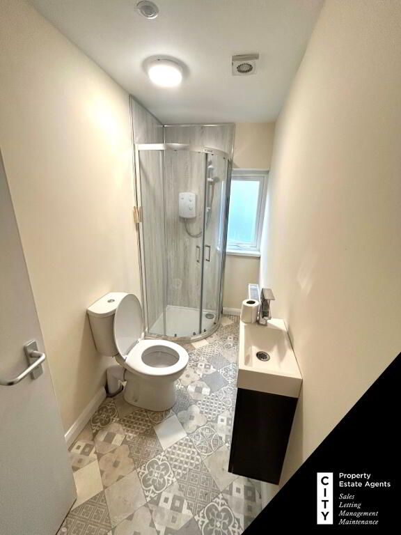 Photo 2 of 15 Rosemount Avenue, Derry