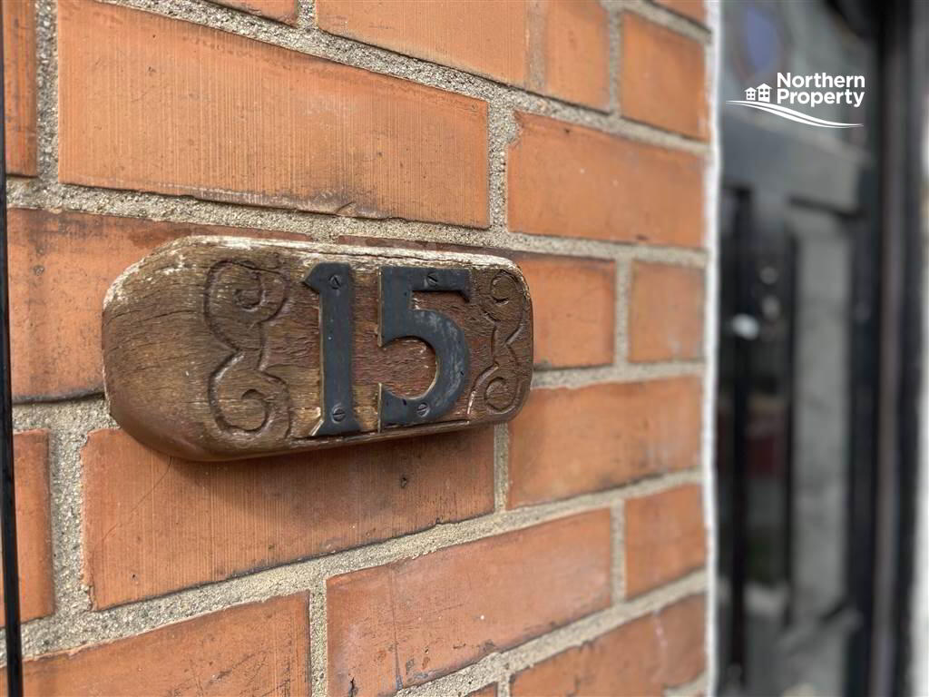 Photo 2 of 15 Springfield Crescent, Belfast