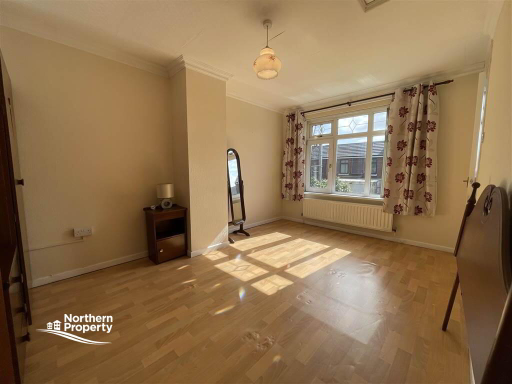 Photo 11 of 40 Strand Walk, Belfast