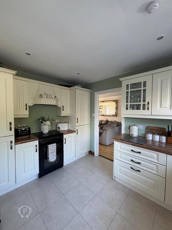 Photo 3 of 10 Woodford View, Armagh