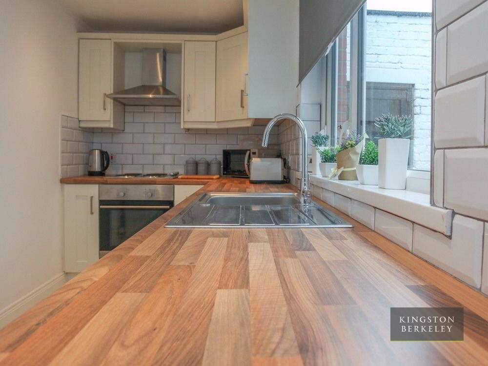 Photo 5 of 141 Donegall Avenue, Belfast South, Belfast