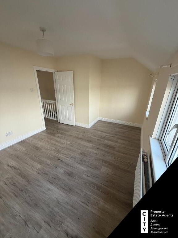 Photo 8 of 119 Lonemore Rd, Derry