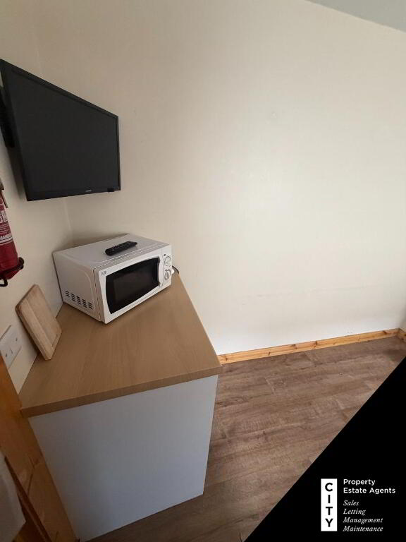 Photo 2 of Unit 2, 18 Mount St, Derry