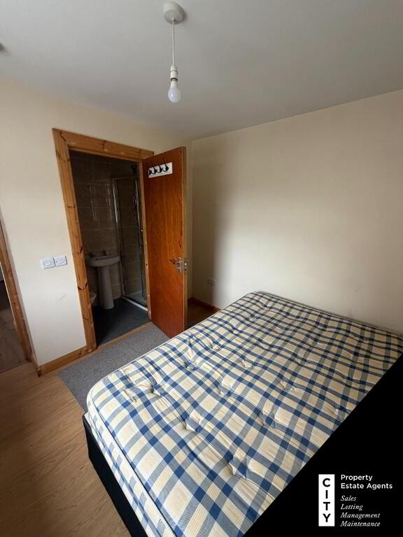 Photo 5 of Unit 2, 18 Mount St, Derry