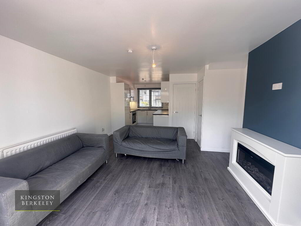 Photo 4 of 4 Hollymount Court, Finaghy, Belfast