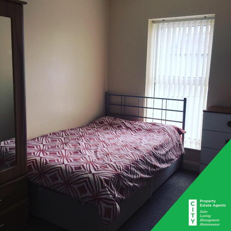 Photo 10 of **Student Property**, 31 Princes Street, Derry