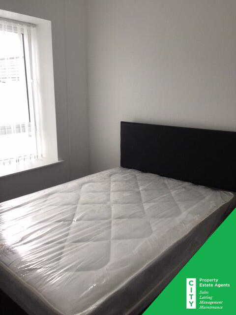 Photo 4 of **Student Property**, 20 Barry Street, Derry