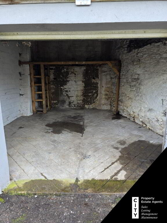 Photo 4 of 29 Chamberlain Street, Garages, Derry